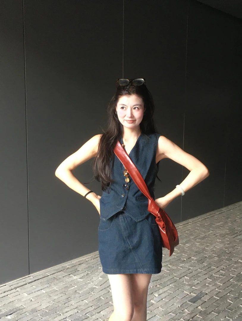 夏季新款洋气衣服女法式复古气质V领无袖马甲宽松牛仔短裙套装