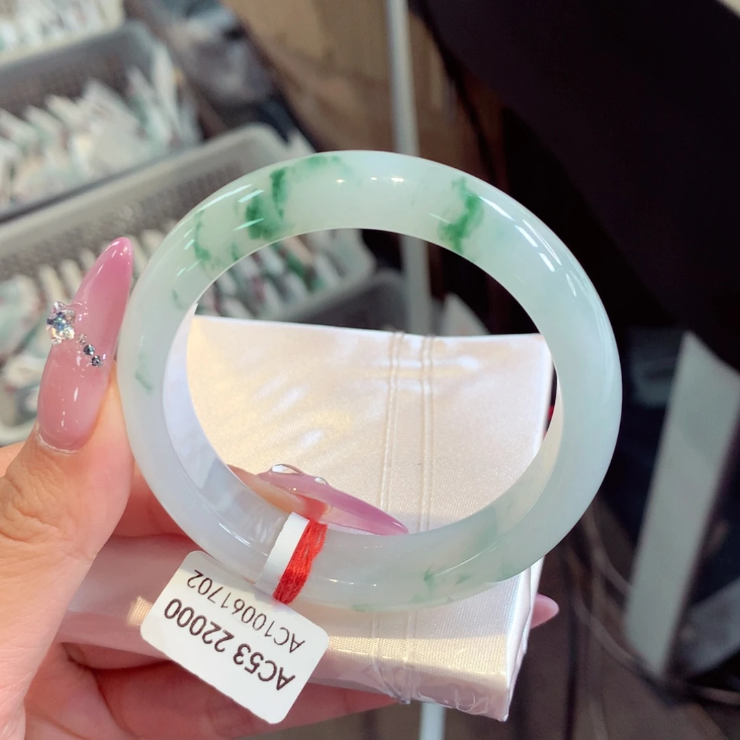 翡翠手镯未镶嵌?****?正圈66