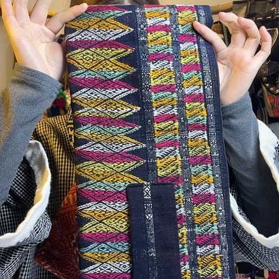 织绣手工制作围脖