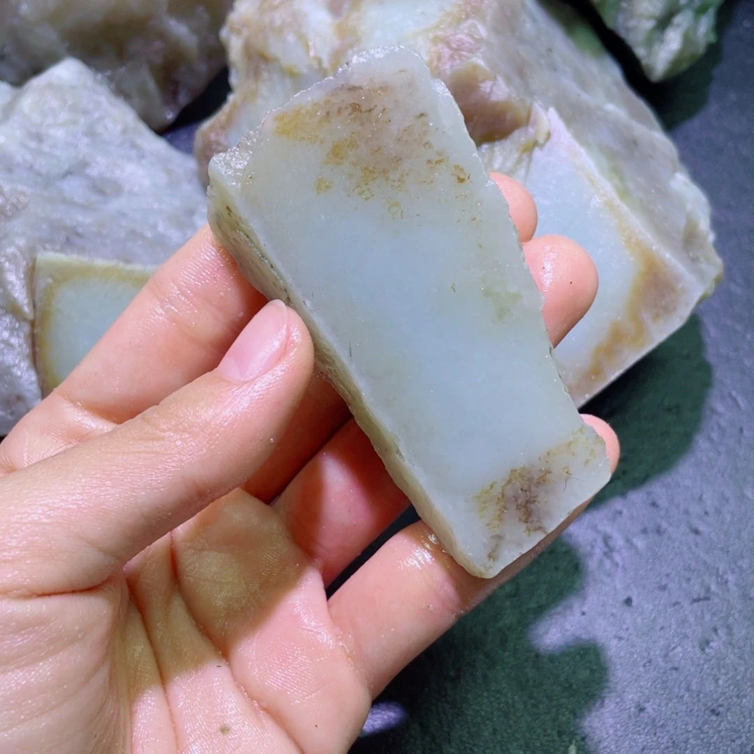 和田玉未镶嵌珠宝半成品