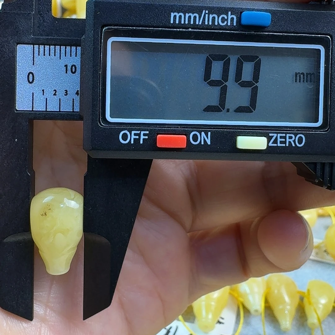 蜜蜡未镶嵌裸石16杂