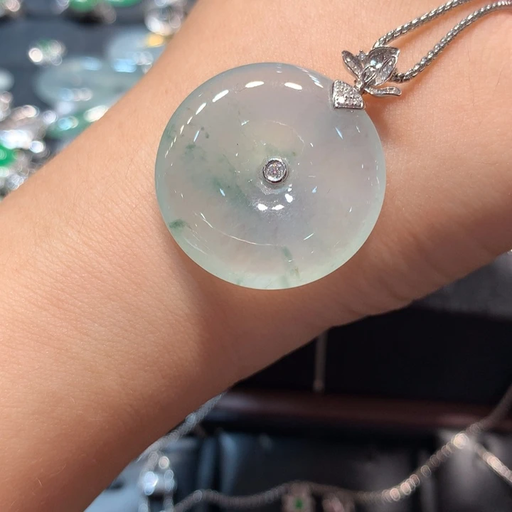 【闪购商品】颈饰18K金镶嵌翡翠翡翠