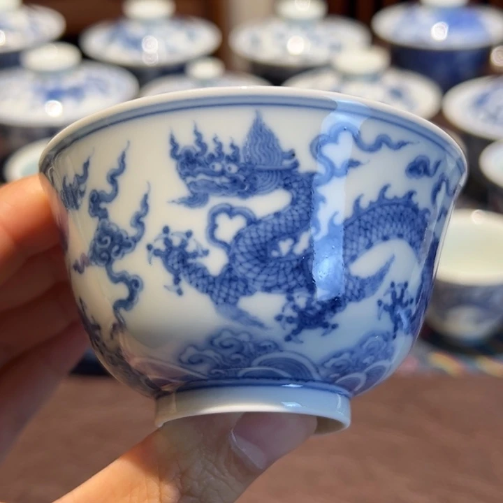 精品青花海水龙主人杯口径约8.5厘米