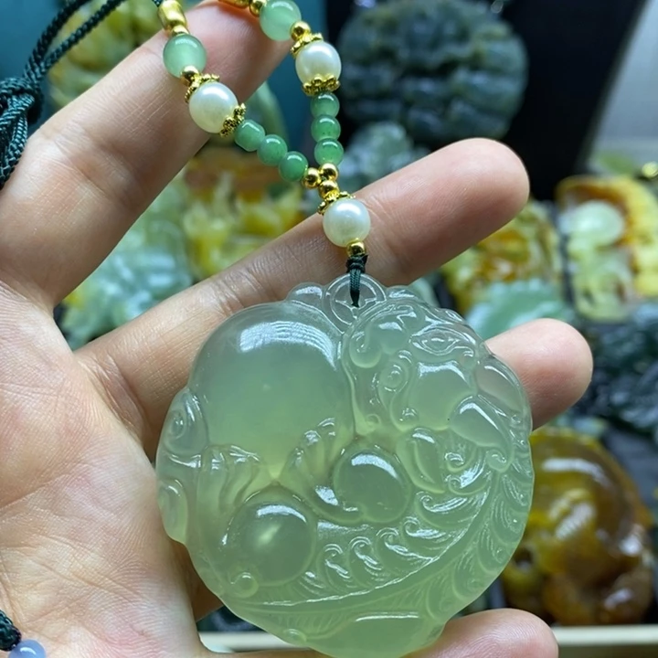 未镶嵌蛇纹石玉挂件