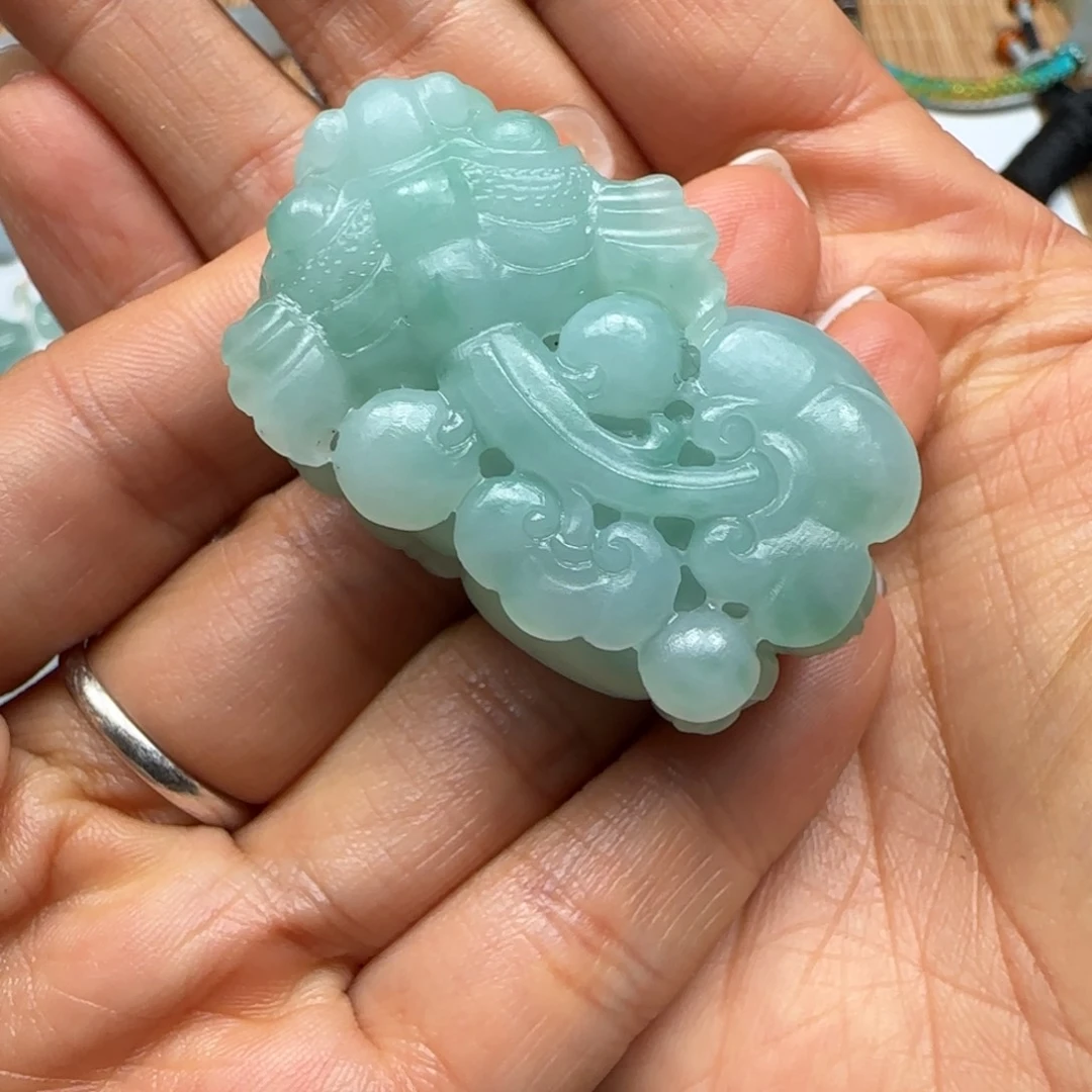 定制翡翠未镶嵌欭*貔貅