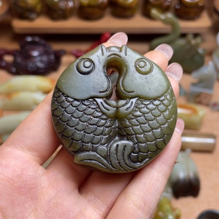 蛇纹石玉未镶嵌颈饰