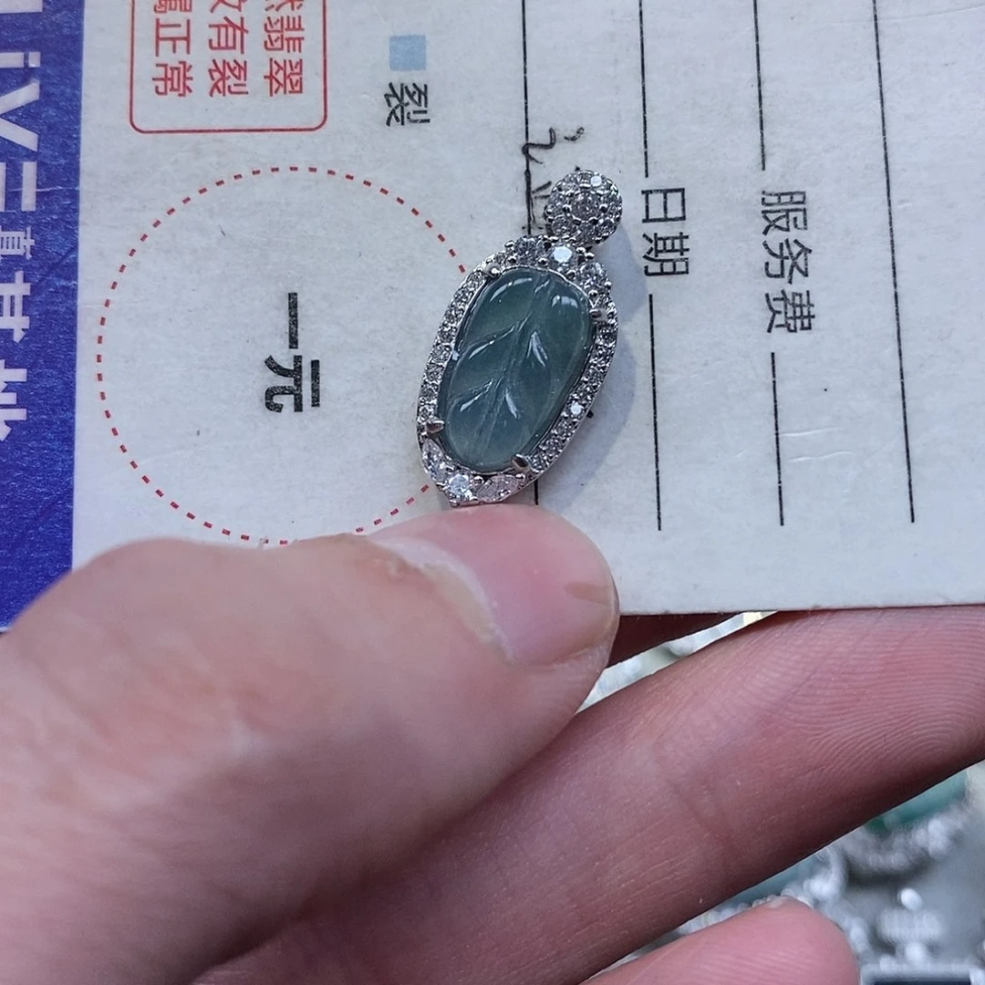 翡翠颈饰未镶嵌翡翠