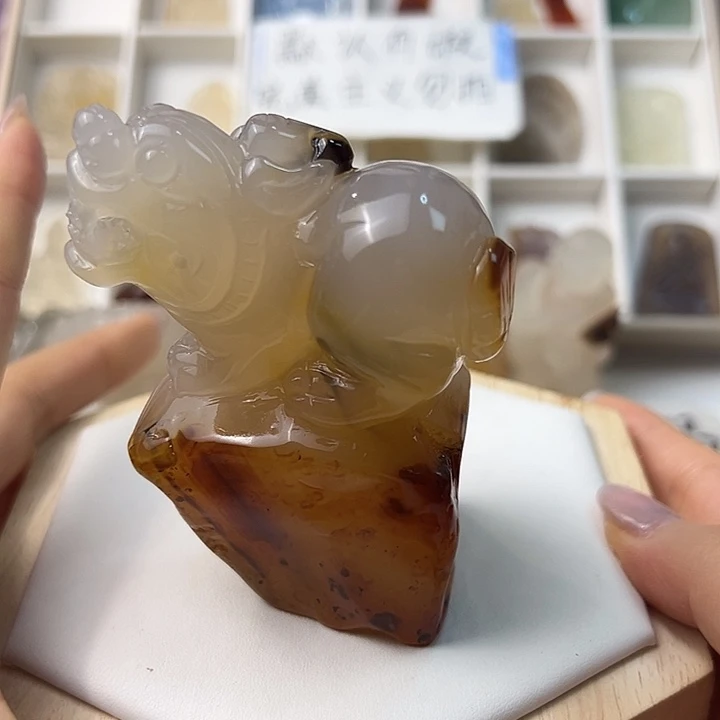 玛瑙/玉髓颈饰合金