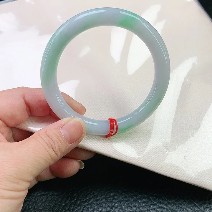 翡翠手镯未镶嵌翡翠099