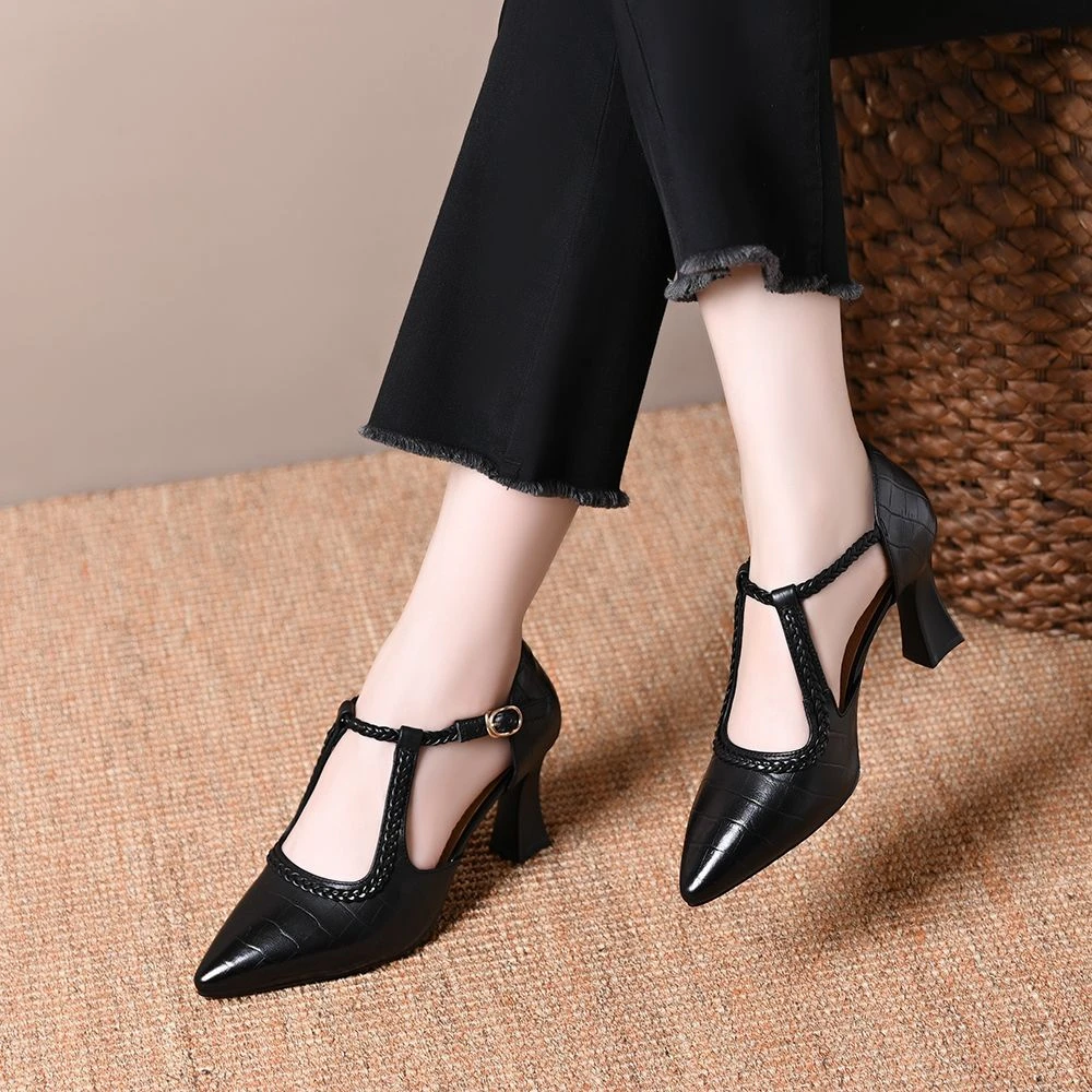 气质鞋子法式复古软皮高跟包头凉鞋女2025年夏季镂空尖头粗跟女鞋