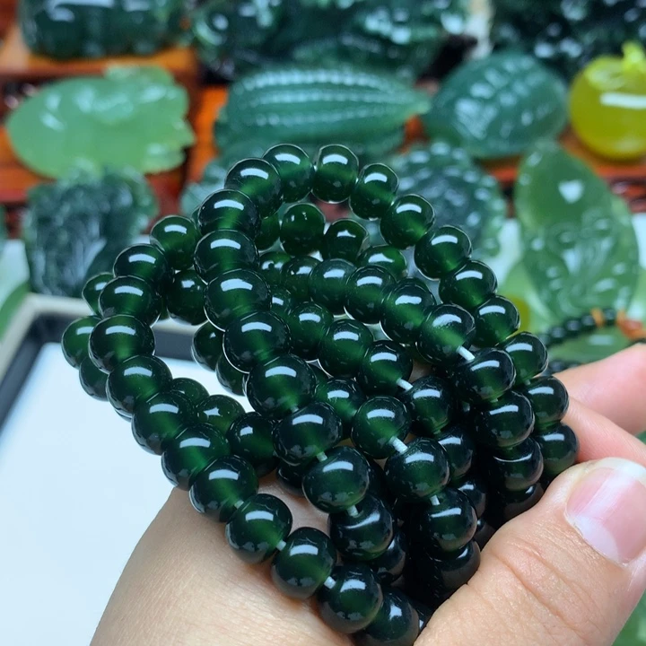 正***者蛇纹石玉未镶嵌颈饰