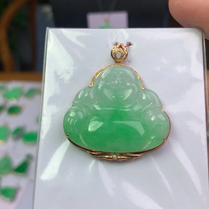 翡翠18K金镶嵌颈饰