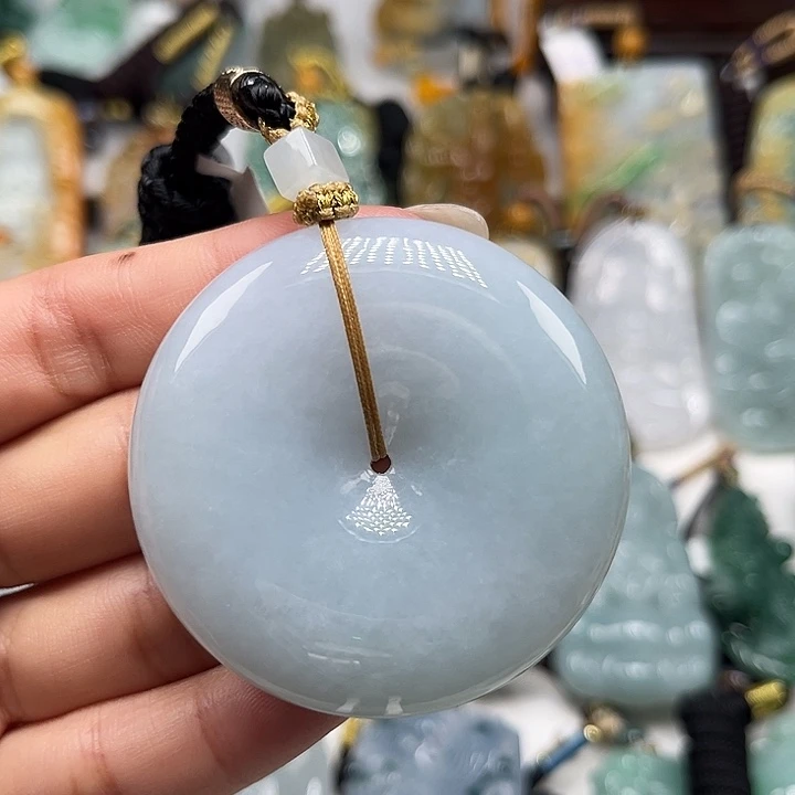 翡翠未镶嵌颈饰平安扣