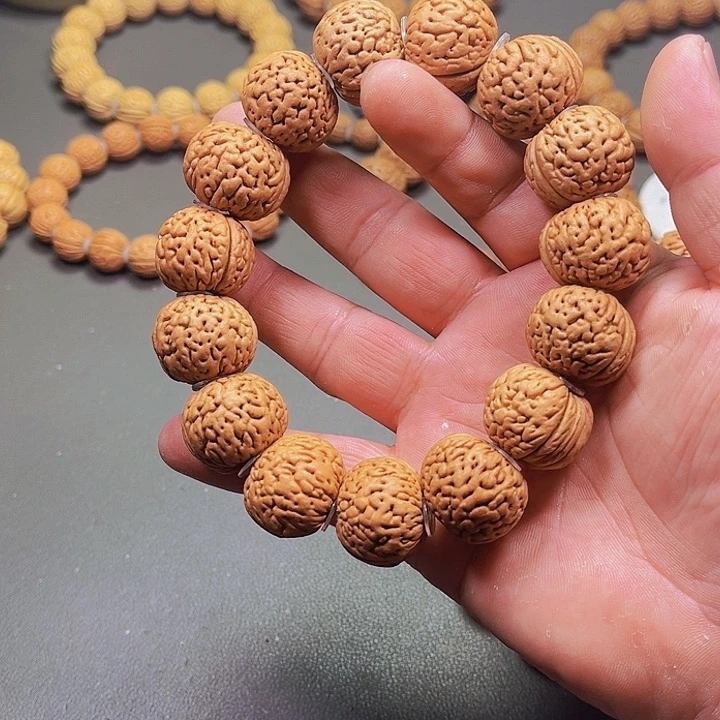 桃核吊坠桃核怎样，哦l