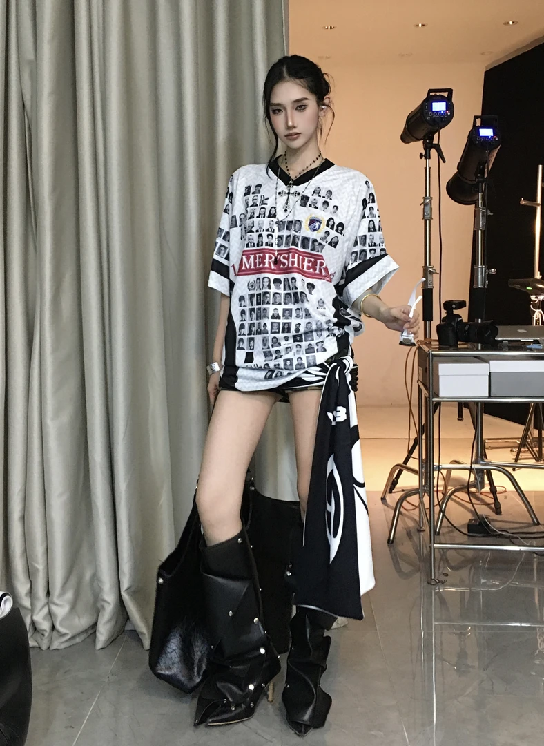 6NE 美式复古人像印花V领短袖T恤女宽松夏季中长款球服休闲球衣潮