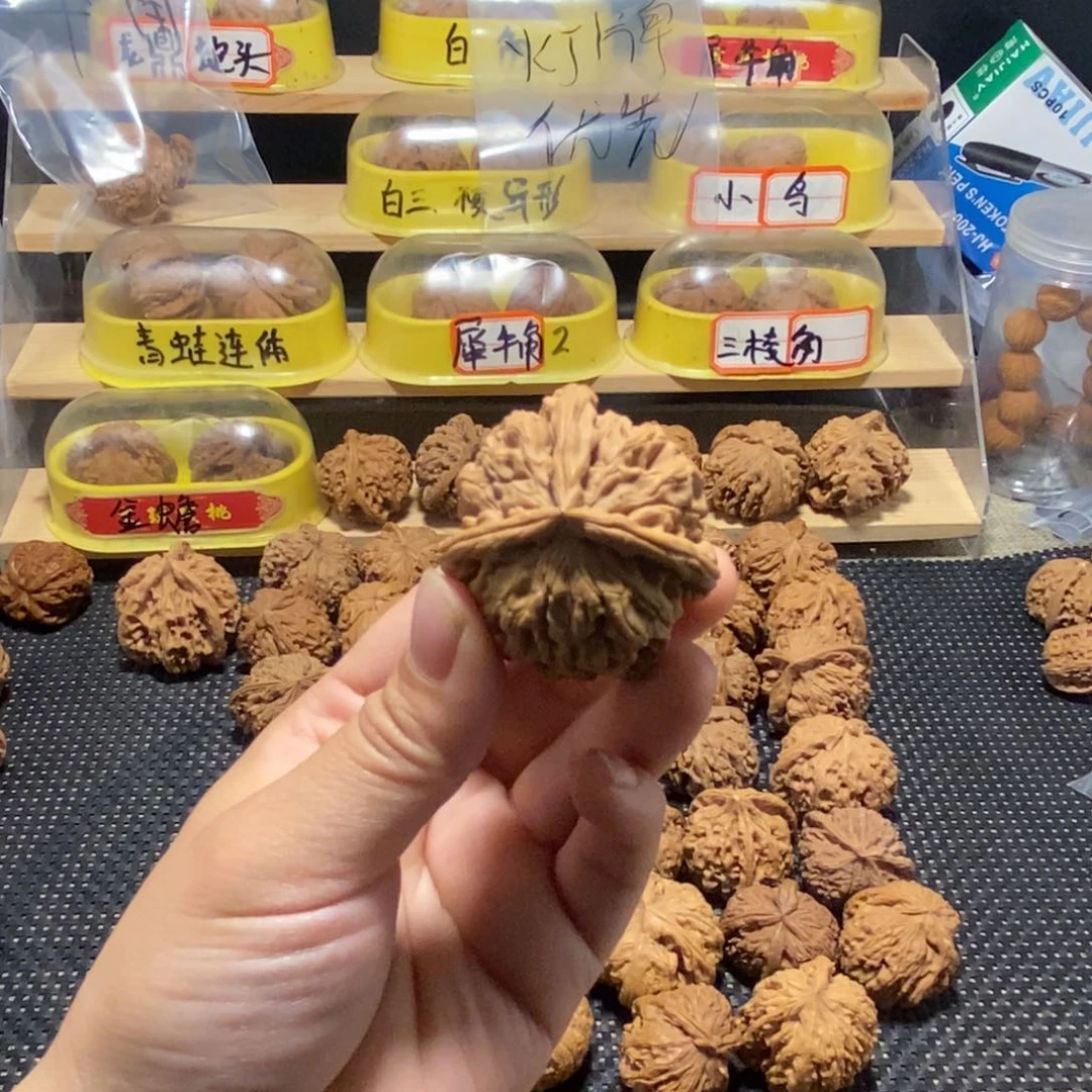 文玩核桃吊坠曼****制核桃三棱