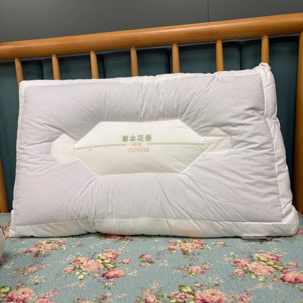 48695  单人枕头，48×74cm 填充荞麦和羽丝棉