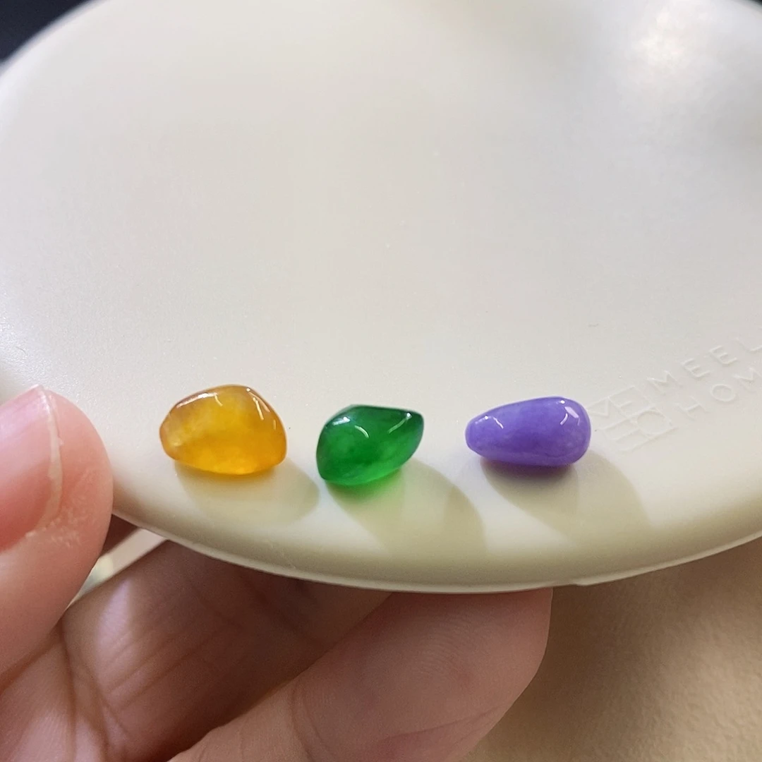 翡翠挂件未镶嵌随行