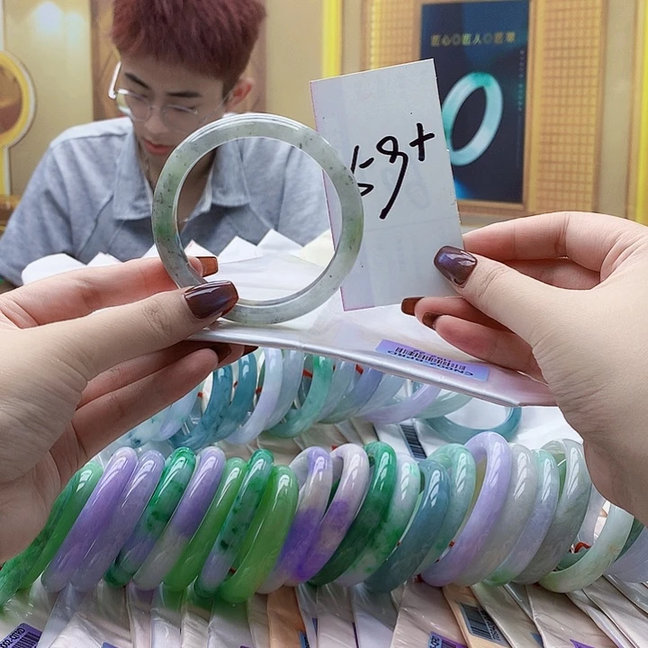翡翠未镶嵌手镯qw