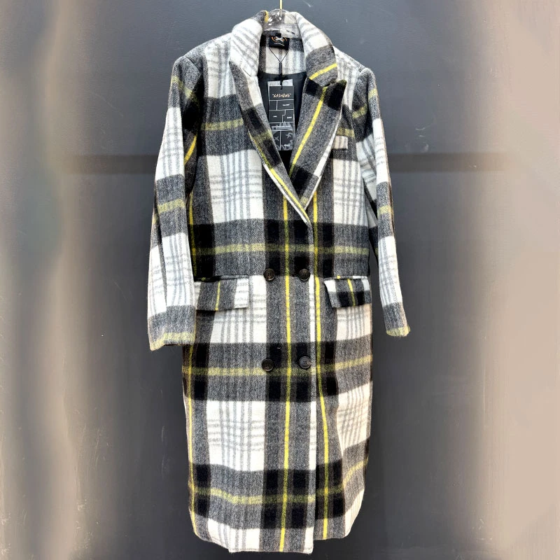 艾俊萱服饰2025年冬季新款女装毛呢外套