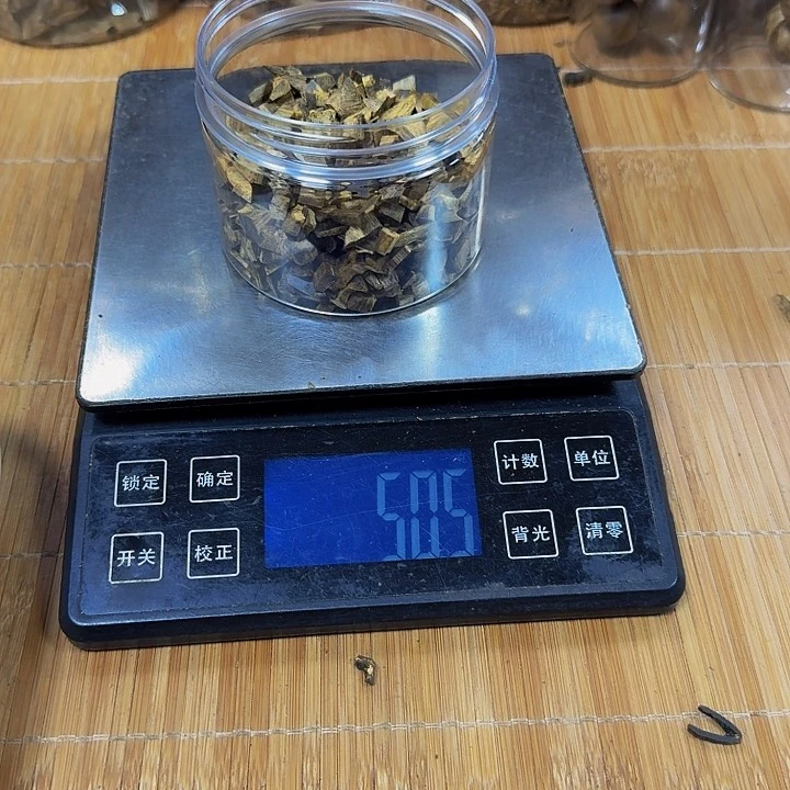 沉香沉香碎屑当***近块料白棋50克