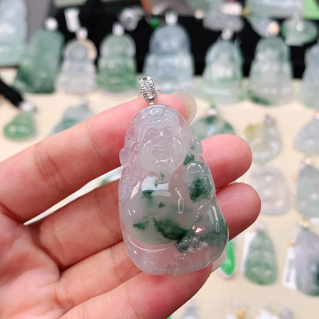 翡翠18K金镶嵌颈饰财神爷