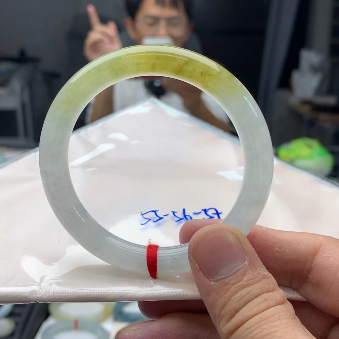 定制翡翠未镶嵌天然缅甸翡翠手镯