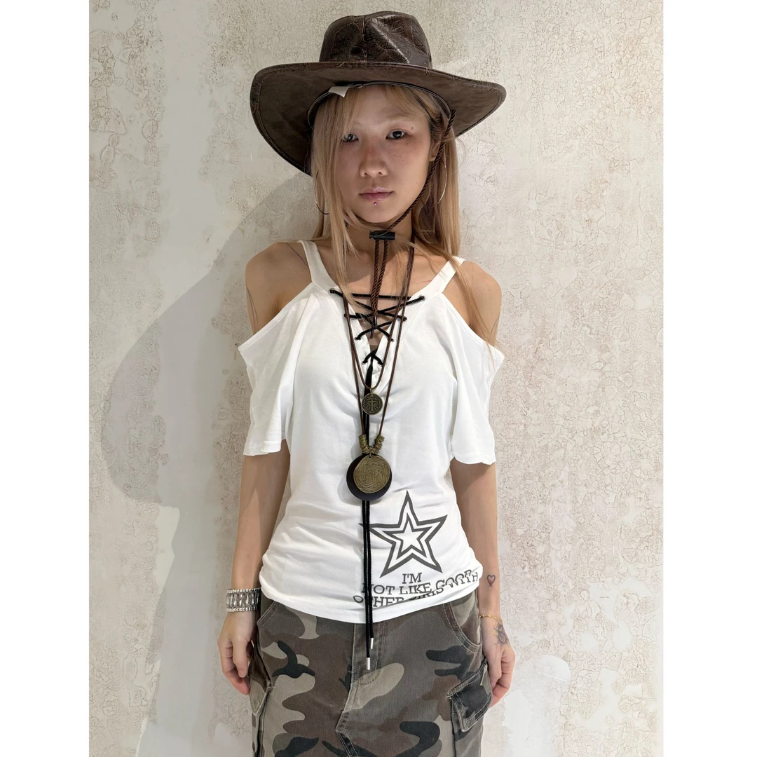 Fearless”满满*露肩V领星星印花两色夏季设计感小众绑带T恤