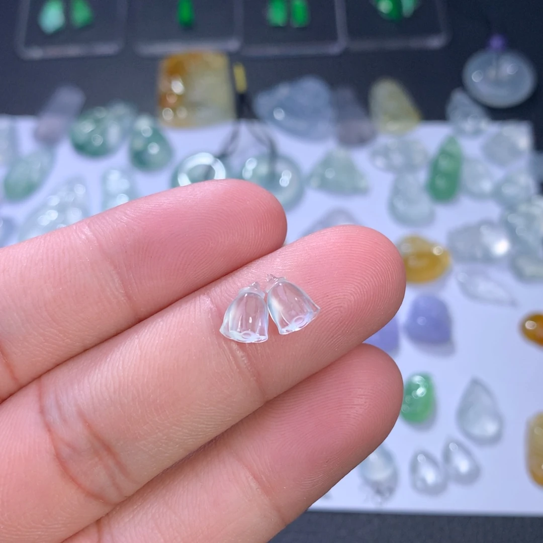 翡翠未镶嵌颈饰天然翡翠A货玻璃种莲蓬