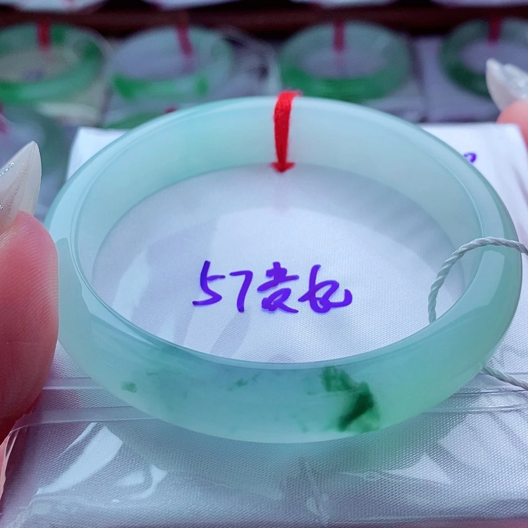 翡翠手镯未镶嵌冰透蓝绿底飘绿花贵妃（370编）