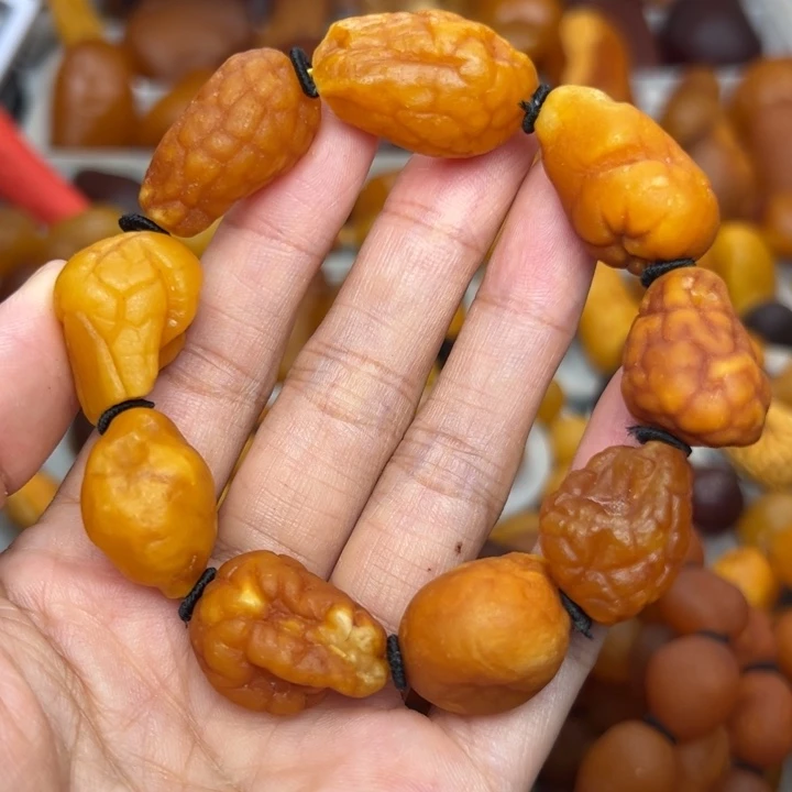 琥珀未镶嵌颈饰天然蜜蜡