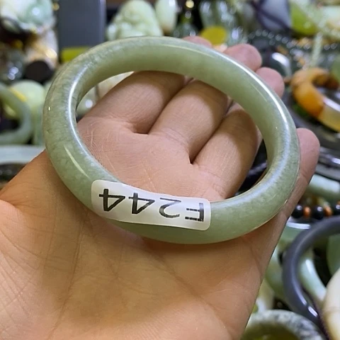 岫玉未镶嵌手镯58口径