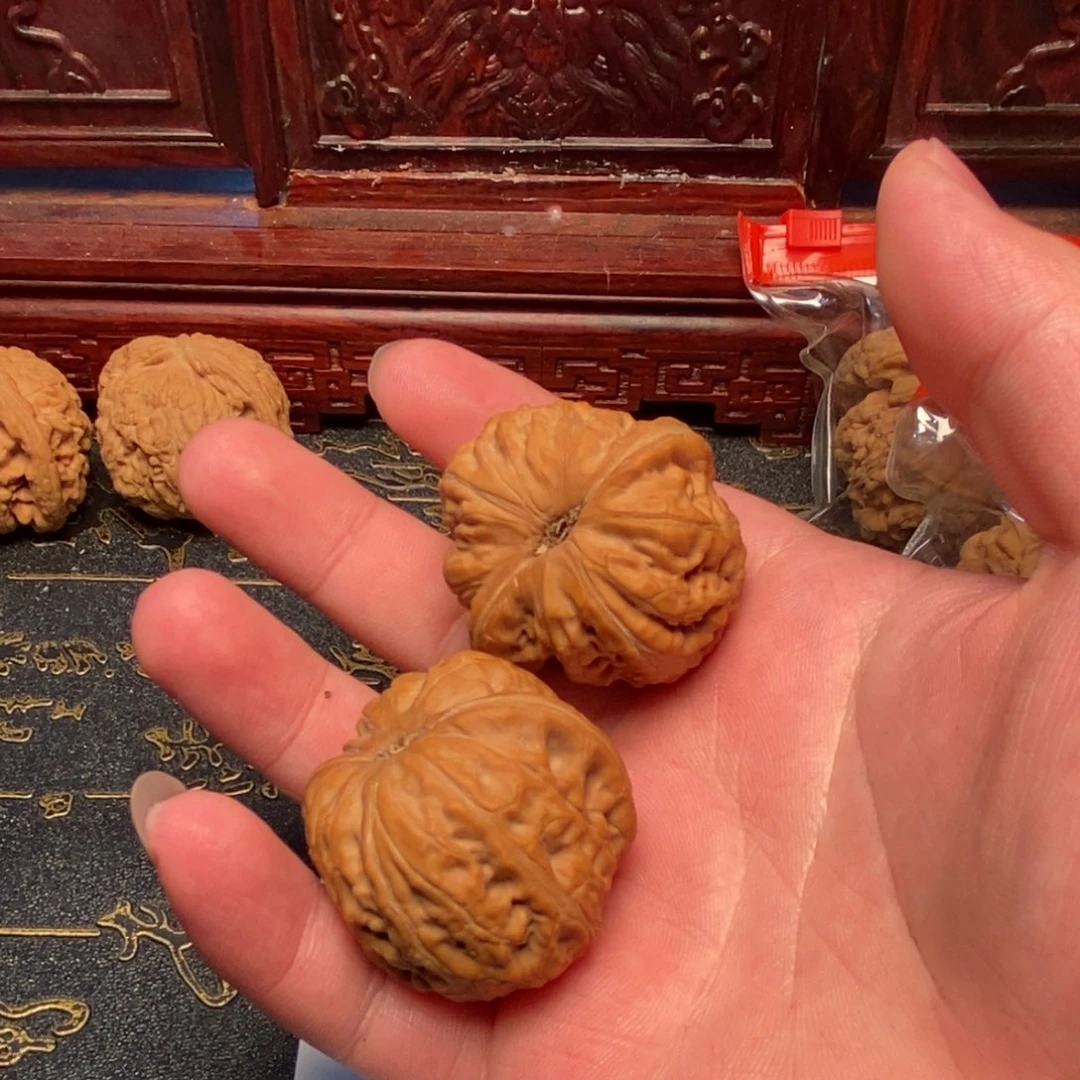 文玩核桃把件顺***然元宝