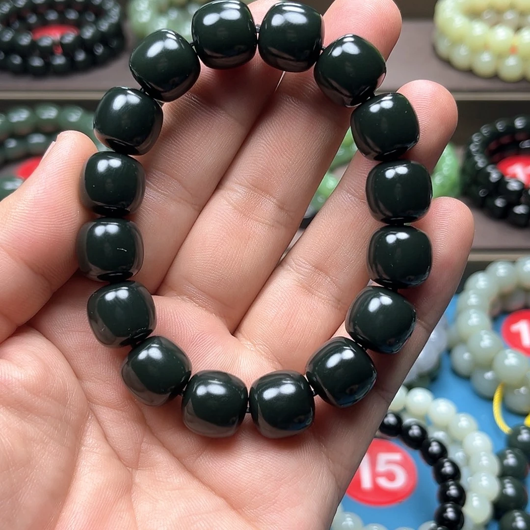 人***途和田玉未镶嵌手链