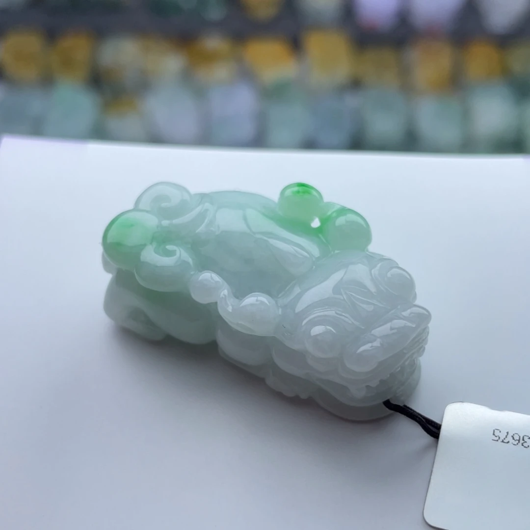 翡翠颈饰未镶嵌貔貅