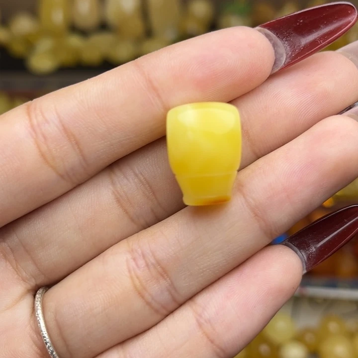 蜜蜡未镶嵌珠宝奇石鸡油黄满蜡妖花三通一个