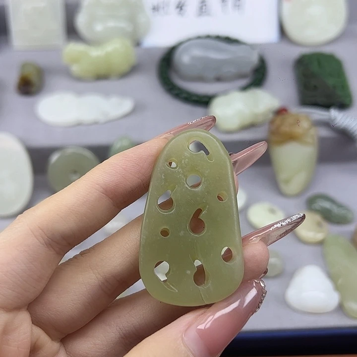 颈饰未镶嵌和田玉