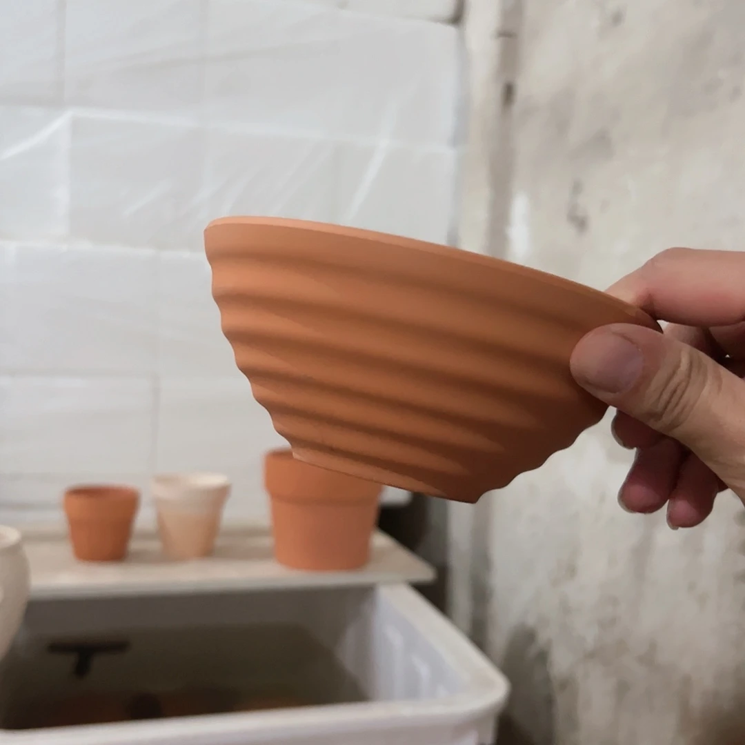 【闪购商品】红陶螺纹盆15口6高1个