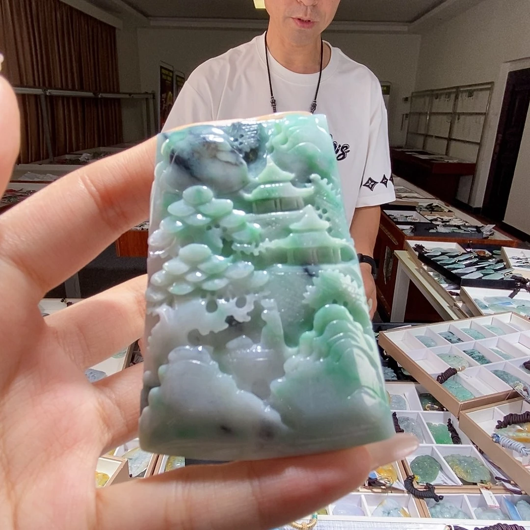 翡翠未镶嵌颈饰翡翠