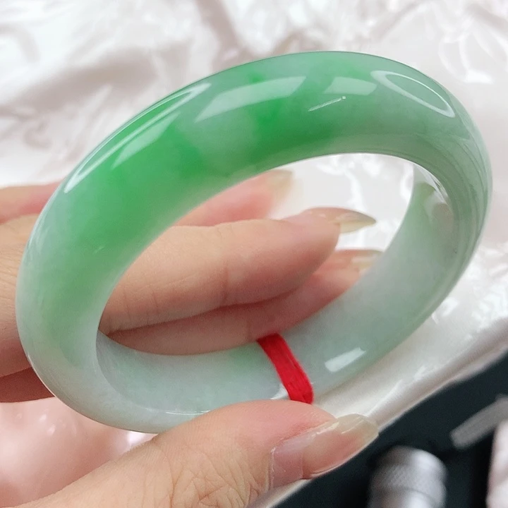未镶嵌手镯翡翠,781