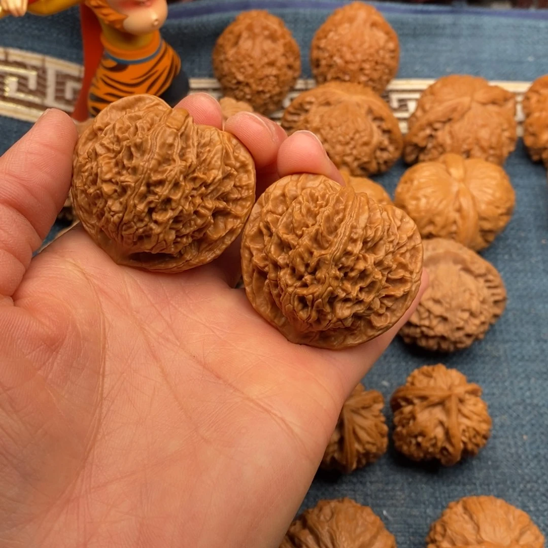 文玩核桃把件42全品盘龙纹