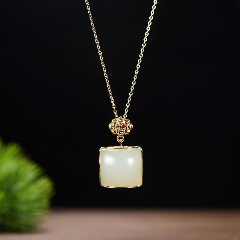 原创设计：致敬国风之18K金如意纹和田玉吊坠