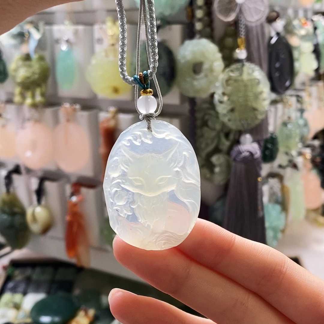 蛇纹石玉未镶嵌颈饰