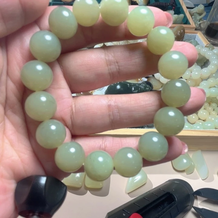 未镶嵌和田玉（糖玉）珠宝半成品