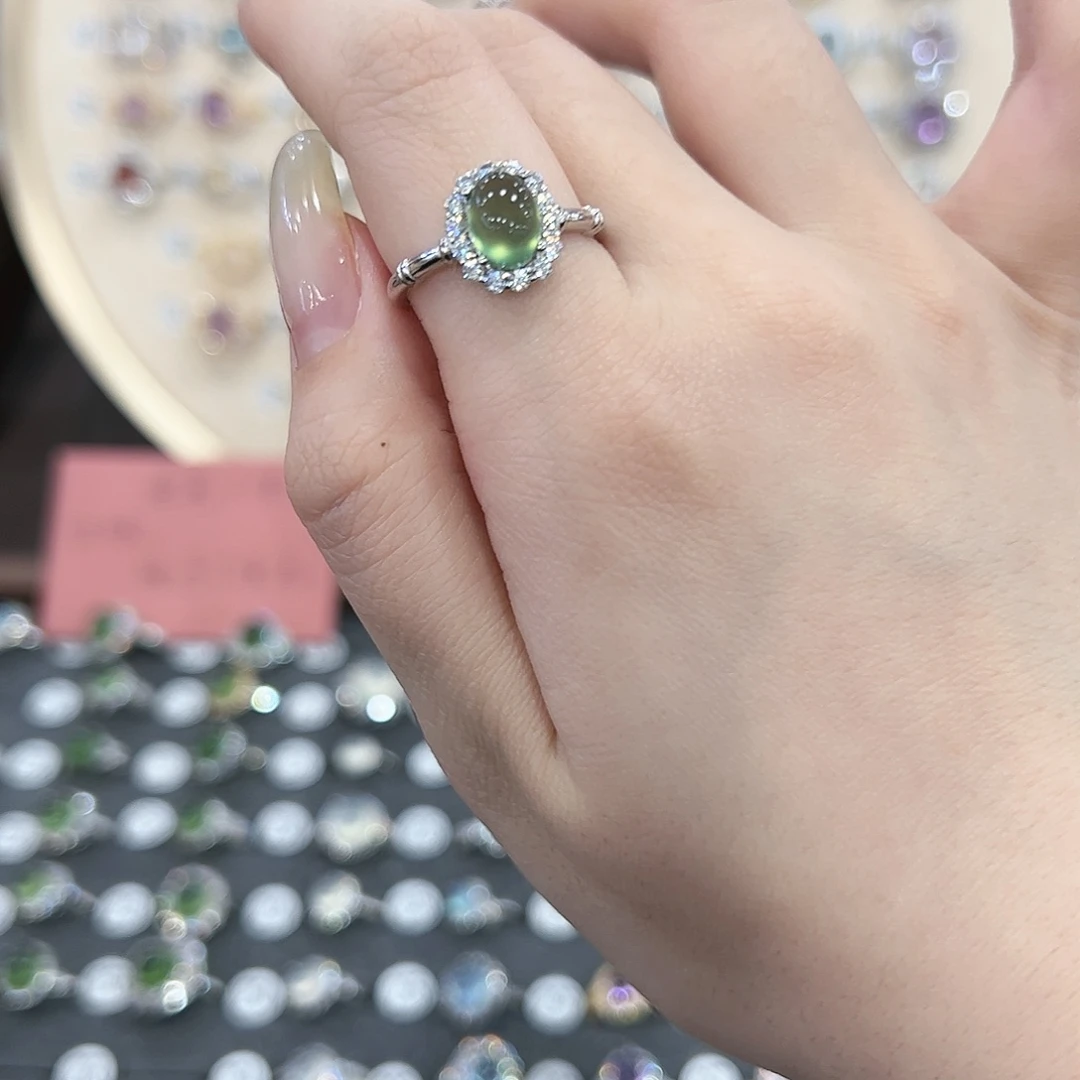 蛇纹石玉戒指银S925镶嵌是****?