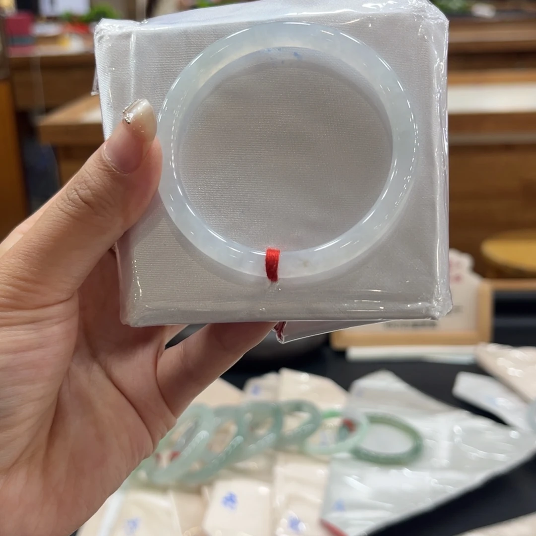 翡翠手镯未镶嵌53.7细条