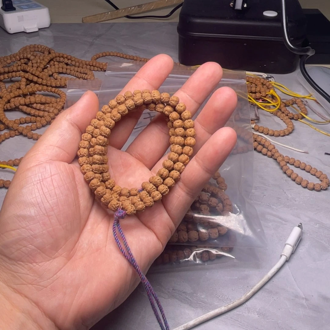 金刚菩提手串天***。梅朵尺寸6+