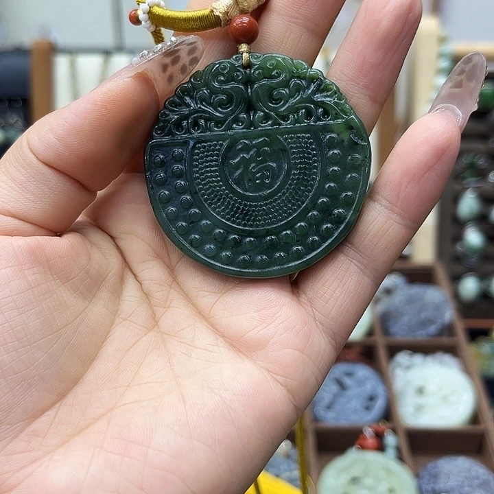 颈饰未镶嵌和田玉