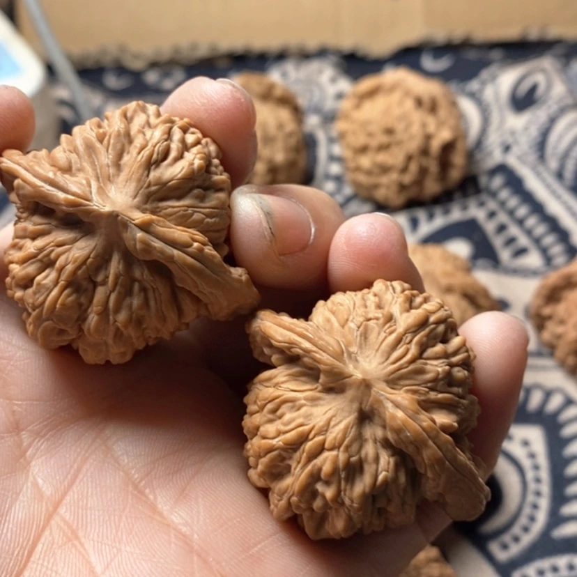 【闪购商品】文玩核桃吊坠慎*四座楼