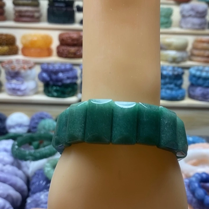 未镶嵌手镯石英质玉